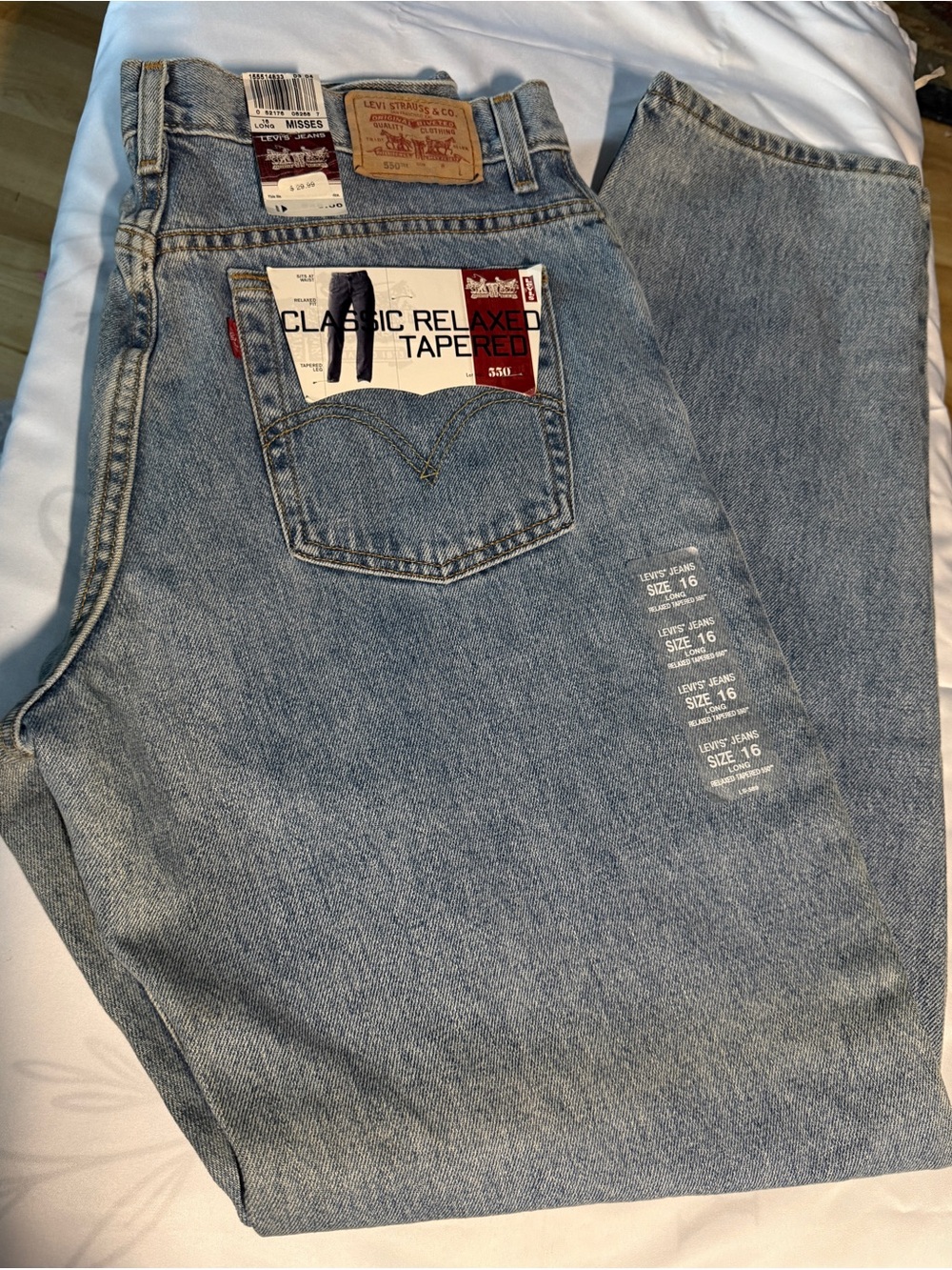 Levi's Women's Relaxed Tapered Jeans - Light Wash Blue